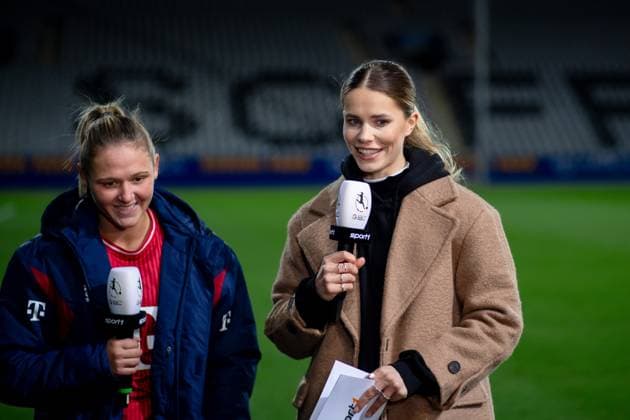 Lili Engels Sport1 TV Moderator , Marleen Schimmer FC Koeln, 23 , GER, SC Freiburg vs FC Koeln, Fußball Google Pixel Frauen Bundesliga, 8 Spieltag, Saison 2023 2024, 20 11 2023 DFB regulations prohibit any use of photographs as image sequences and or quasi video GER, SC Freiburg vs FC Koeln, Fussball Google Pixel Frauen Bundesliga, 8 Spieltag, Saison 2023 2024, 20 11 2023 Freiburg Copyright: xEibner-Pressefoto Memmlerx EP_MMR