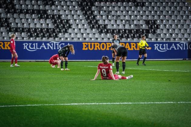 SC Freiburg 1 FC Köln Football Google Pixel Womens Bundesliga 2023 2024, Matchday 8, SC Freiburg 1 FC Köln, Dreisamstadion Both teams were not satisfied with the 3 3 Scene after the final whistle