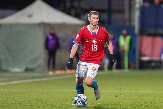 OLOMOUC 20.11.2023 MECZ 10. KOLEJKA ELIMINACJE DO MISTRZOSTW EUROPY 2024 GRUPA E: CZECHY - MOLDAWIA - QUALIFICATION FOR UEFA EURO, EM, Europameisterschaft,Fussball 2024 MATCH GROUP E IN OLOMUNIEC: CZECH REPUBLIC - MOLDOVA DAVID DOUDERA FOT. MICHAL CHWIEDUK FOKUSMEDIA NEWSPIX.PL --- Newspix.pl  231120CHW106