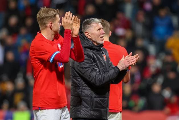 OLOMOUC 20.11.2023 MECZ 10. KOLEJKA ELIMINACJE DO MISTRZOSTW EUROPY 2024 GRUPA E: CZECHY - MOLDAWIA - QUALIFICATION FOR UEFA EURO, EM, Europameisterschaft,Fussball 2024 MATCH GROUP E IN OLOMUNIEC: CZECH REPUBLIC - MOLDOVA DAVID ZIMA JAROSLAV SILHAVY FOT. MICHAL CHWIEDUK FOKUSMEDIA NEWSPIX.PL --- Newspix.pl  231120CHW125