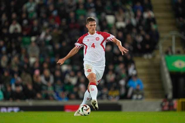 November 20 2023: Jannik Vestergaard (Denmark) controls the ball during a Group H EURO 2024 Qualification game, Northern Ireland versus Denmark , at Windsor Park, Belfast, Northern Ireland. CSM Belfast Northern Ireland - ZUMAc04_ 20231120_zma_c04_136 Copyright: xUlrikxPedersenx