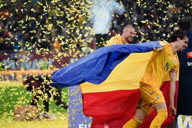 Sport Themen der Woche KW47 Sport Bilder des Tages UEFA EURO, EM, Europameisterschaft,Fussball 2024 Qualifying Tournament: Romania vs. Switzerland Ianis Hagi celebrates Romania finishing in first place in their group, after the UEFA EURO 2024 Qualifying match between Romania and Switzerland on November 21 2023, in Bucharest, Romania Bucharest National Arena Bucharest Romania Copyright: xAlexandraxFechetex Euro2024Qualifiers_Rou_vs_Swi_114