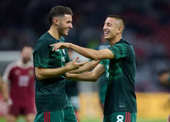 RECORD DATE NOT STATED CONCACAF NATIONS LEAGUE 2022-2023 Mexico vs Honduras CFV Santiago Gimenez, Roberto Alvarado of Mexico during the game Mexican national team, Nationalteam (Mexico) vs Honduras, corresponding to the Quarterfinals second Leg of the Concacaf Nations League 2023-2024, at Azteca, on November 21, 2023. <br><br> Santiago Gimenez, Roberto Alvarado de Mexico durante el partido Seleccion Nacional Mexicana (Mexico) vs Honduras, correspondiente a Cuartos de Final Vuelta de la Liga de Naciones de Concacaf 2023-2024, en el Estadio Azteca, el 21 de Noviembre de 2023. CIUDAD DE MEXICO CDMX MEXICO Copyright: xDavidxLeahx 20231121200152_CNL_CFV_MEX_HON_ALVARADO79