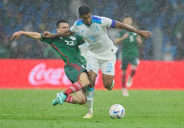 RECORD DATE NOT STATED CONCACAF NATIONS LEAGUE 2022-2023 Mexico vs Honduras CFV (L-R), Hirving Lozano of Mexico and Antony Lozano of Honduras during the game Mexican national team, Nationalteam (Mexico) vs Honduras, corresponding to the Quarterfinals second Leg of the Concacaf Nations League 2023-2024, at Azteca, on November 21, 2023. <br><br> (I-D), Hirving Lozano de Mexico y Antony Lozano de Honduras durante el partido Seleccion Nacional Mexicana (Mexico) vs Honduras, correspondiente a Cuartos de Final Vuelta de la Liga de Naciones de Concacaf 2023-2024, en el Estadio Azteca, el 21 de Noviembre de 2023. CIUDAD DE MEXICO CDMX MEXICO Copyright: xDavidxLeahx 20231121223659_CNL_CFV_MEX_HON_LOZANO253
