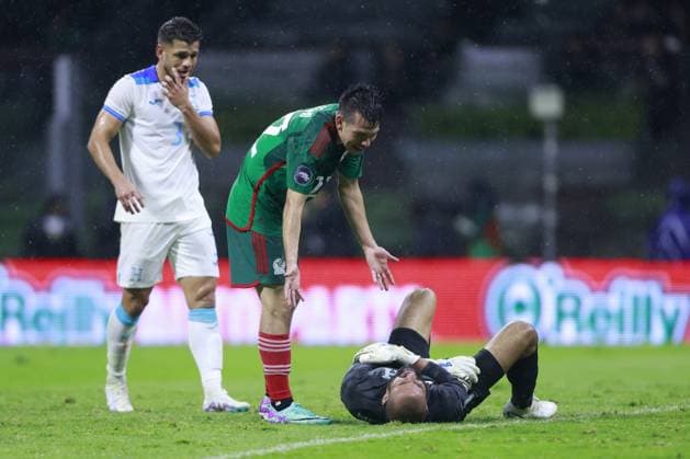 RECORD DATE NOT STATED CONCACAF NATIONS LEAGUE 2022-2023 Mexico vs Honduras CFV (L-R), Hirving Lozano of Mexico and Edrick Menjivar of Honduras during the game Mexican national team, Nationalteam (Mexico) vs Honduras, corresponding to the Quarterfinals second Leg of the Concacaf Nations League 2023-2024, at Azteca, on November 21, 2023. <br><br> (I-D), Hirving Lozano de Mexico y Edrick Menjivar de Honduras durante el partido Seleccion Nacional Mexicana (Mexico) vs Honduras, correspondiente a Cuartos de Final Vuelta de la Liga de Naciones de Concacaf 2023-2024, en el Estadio Azteca, el 21 de Noviembre de 2023. CIUDAD DE MEXICO CDMX MEXICO Copyright: xUlisesxNaranjox 20231121223801_CNL_CFV_MEX_HON_MENJIVAR256