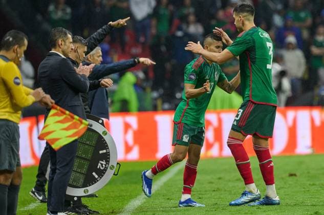 RECORD DATE NOT STATED CONCACAF NATIONS LEAGUE 2022-2023 Mexico vs Honduras CFV Orbelin Pineda and Cesar Montes of Mexico during the game Mexican national team, Nationalteam (Mexico) vs Honduras, corresponding to the Quarterfinals second Leg of the Concacaf Nations League 2023-2024, at Azteca, on November 21, 2023. <br><br> Orbelin Pineda y Cesar Montes de Mexico durante el partido Seleccion Nacional Mexicana (Mexico) vs Honduras, correspondiente a Cuartos de Final Vuelta de la Liga de Naciones de Concacaf 2023-2024, en el Estadio Azteca, el 21 de Noviembre de 2023. CIUDAD DE MEXICO CDMX MEXICO  Copyright: xDavidxLeahx 20231121225951_CNL_CFV_MEX_HON_PINEDA319