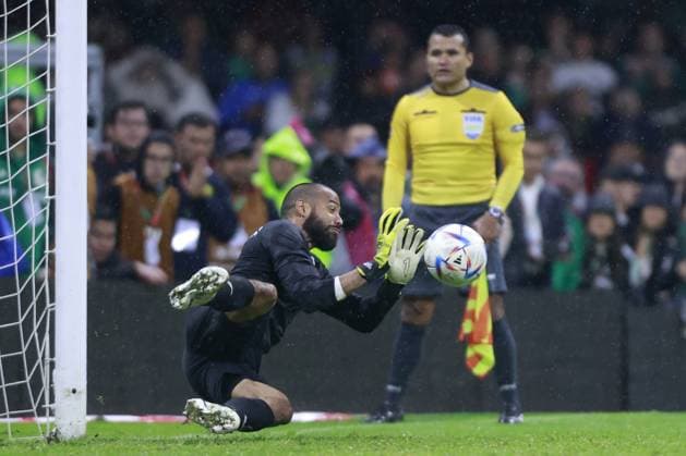 RECORD DATE NOT STATED CONCACAF NATIONS LEAGUE 2022-2023 Mexico vs Honduras CFV Edrick Menjivar of Honduras during the game Mexican national team, Nationalteam (Mexico) vs Honduras, corresponding to the Quarterfinals second Leg of the Concacaf Nations League 2023-2024, at Azteca, on November 21, 2023. <br><br> Edrick Menjivar de Honduras durante el partido Seleccion Nacional Mexicana (Mexico) vs Honduras, correspondiente a Cuartos de Final Vuelta de la Liga de Naciones de Concacaf 2023-2024, en el Estadio Azteca, el 21 de Noviembre de 2023. CIUDAD DE MEXICO CDMX MEXICO  Copyright: xUlisesxNaranjox 20231122000244_CNL_CFV_MEX_HON_MENJIVAR404