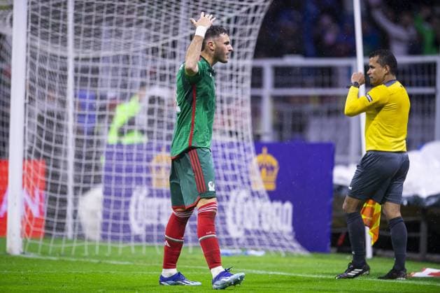RECORD DATE NOT STATED CONCACAF NATIONS LEAGUE 2022-2023 Mexico vs Honduras CFV Santiago Gimenez of Mexico during the game Mexican national team, Nationalteam (Mexico) vs Honduras, corresponding to the Quarterfinals second Leg of the Concacaf Nations League 2023-2024, at Azteca, on November 21, 2023. <br><br> Santiago Gimenez de Mexico durante el partido Seleccion Nacional Mexicana (Mexico) vs Honduras, correspondiente a Cuartos de Final Vuelta de la Liga de Naciones de Concacaf 2023-2024, en el Estadio Azteca, el 21 de Noviembre de 2023. CIUDAD DE MEXICO CDMX MEXICO  Copyright: xJosexLuisxMelgarejox 20231122000535_CNL_CFV_MEX_HON_GIMENEZ380