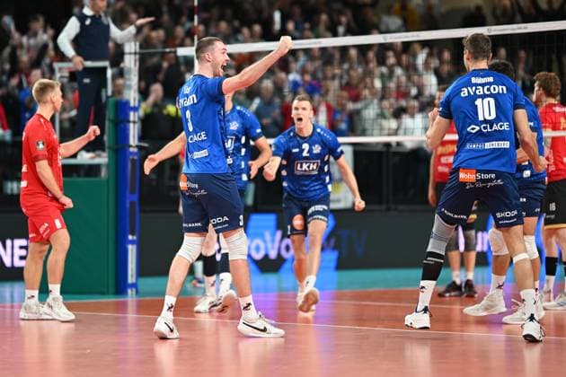 Volleyball I Men I 2023 2024 I CEV Champions League I CLVM68 I SVG Lüneburg Jihostroj CESKE BUDEJOVICE I 22 11 2023 Set win to 1 0 First set won in the Champions League Lüneburg LKH Arena Niedersachsen Germany Copyright: xLobeca AndreasxHannigx