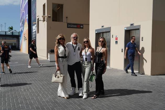 Formula 1 Etihad Airways Abu Dhabi Grand Prix 2023 22 11 2023, Yas Marina Circuit, Abu Dhabi, Formula 1 Etihad Airways Abu Dhabi Grand Prix 2023 , pictured The Geiss family visiting Formula 1, as guests of Nico Hülkenberg DEU , MoneyGram Haas F1 Team Carmen Geiss, Robert Geiss, Davina Shakira Geiss, Shania Tyra Geiss nordphotoxGmbHx xBratic nph00250