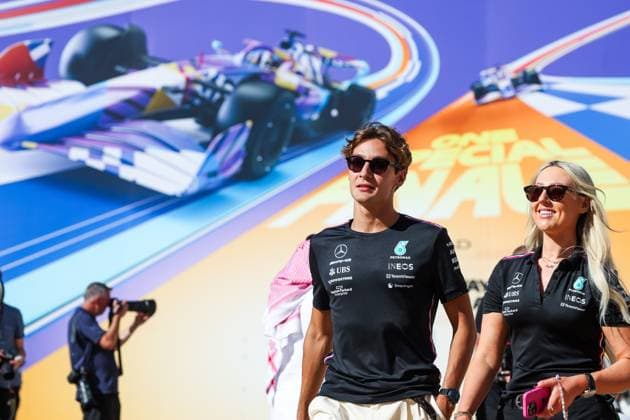 RUSSELL George (gbr), Mercedes AMG F1 Team W14, portrait during the 2023 Formula 1 Etihad Airways Abu Dhabi Grand Prix, 22th round of the 2023 Formula One World Championship, WM, Weltmeisterschaft from November 24 to 26, 2023 on the Yas Marina Circuit, in Abu Dhabi - F1 - ABU DHABI GRAND PRIX 2023 DPPI Panoramic  00123047_G0OD7455