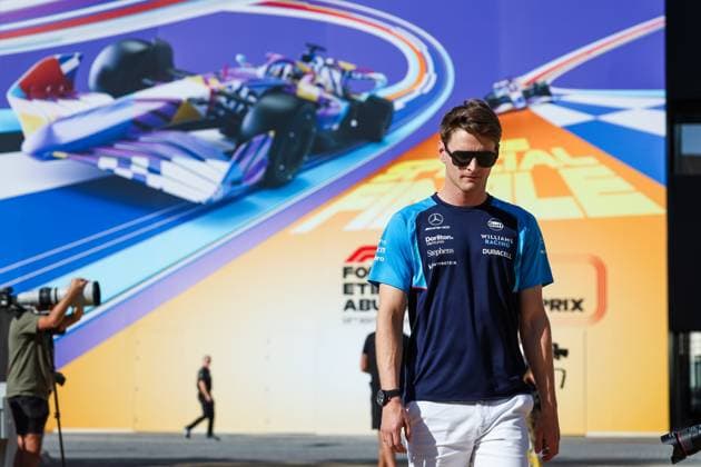 SARGEANT Logan (usa), Williams Racing FW45, portrait during the 2023 Formula 1 Etihad Airways Abu Dhabi Grand Prix, 22th round of the 2023 Formula One World Championship, WM, Weltmeisterschaft from November 24 to 26, 2023 on the Yas Marina Circuit, in Abu Dhabi - F1 - ABU DHABI GRAND PRIX 2023 DPPI Panoramic  00123047_G0OD7479