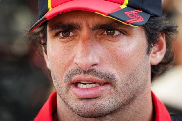 SAINZ Carlos (spa), Scuderia Ferrari SF-23, portrait during the 2023 Formula 1 Etihad Airways Abu Dhabi Grand Prix, 22th round of the 2023 Formula One World Championship, WM, Weltmeisterschaft from November 24 to 26, 2023 on the Yas Marina Circuit, in Abu Dhabi - F1 - ABU DHABI GRAND PRIX 2023 DPPI Panoramic  00123047_G0OD7800