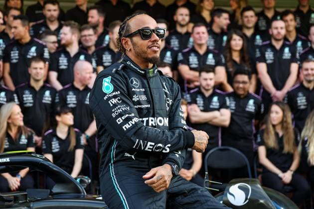 HAMILTON Lewis (gbr), Mercedes AMG F1 Team W14, portrait during the 2023 Formula 1 Etihad Airways Abu Dhabi Grand Prix, 22th round of the 2023 Formula One World Championship, WM, Weltmeisterschaft from November 24 to 26, 2023 on the Yas Marina Circuit, in Abu Dhabi - F1 - ABU DHABI GRAND PRIX 2023 DPPI Panoramic  00123047_G0OD9651