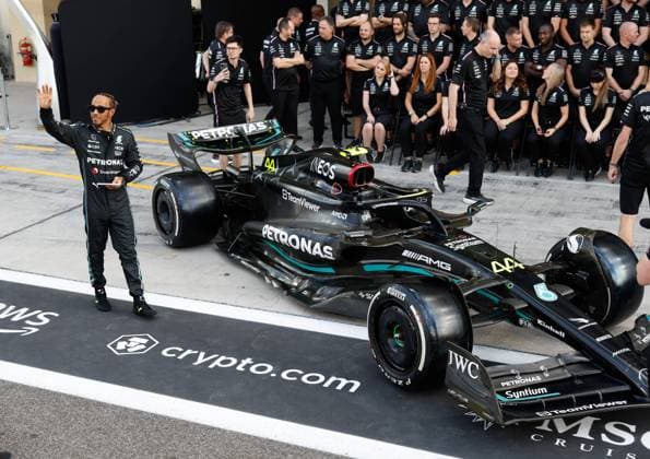 Photo of the Mercedes AMG Petronas F1 Team with 44 Lewis Hamilton GBR, Mercedes AMG Petronas F1 Team , F1 Grand Prix of Abu Dhabi at Yas Marina Circuit on November 23, 2023 in Abu Dhabi, United Arab Emirates Photo by HOCH ZWEI Abu Dhabi United Arab Emirates
