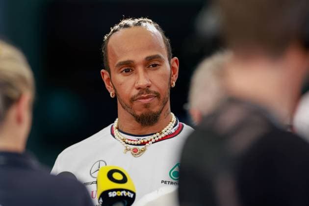 HAMILTON Lewis (gbr), Mercedes AMG F1 Team W14, portrait during the 2023 Formula 1 Etihad Airways Abu Dhabi Grand Prix, 22th round of the 2023 Formula One World Championship, WM, Weltmeisterschaft from November 24 to 26, 2023 on the Yas Marina Circuit, in Abu Dhabi - F1 - ABU DHABI GRAND PRIX 2023 DPPI Panoramic  00123047_F12023GP23ABU_JK250199