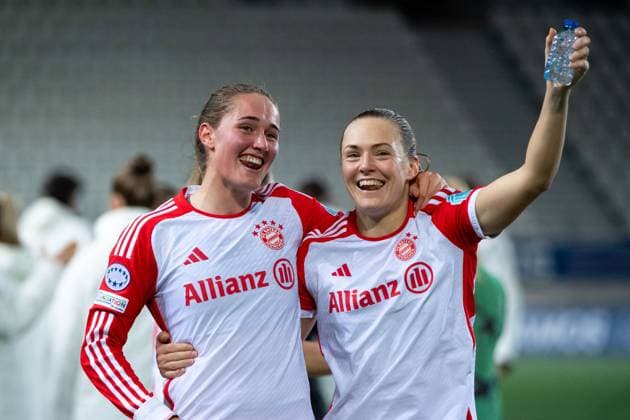 Bilder des Jahres 2023, Sport 11 November Sport Themen der Woche KW47 Sport Bilder des Tages Sydney Lohmann (FC Bayern Muenchen, 12), 5h jubeln ueber den Sieg, FRA, Paris Saint Germain (PSG) vs FC Bayern Muenchen (FCB), Fussball UEFA Womens Champions League, Gruppenphase 2. Spieltag Gruppe C, Saison 2023 2024, 23.11.2023 FRA, Paris Saint Germain (PSG) vs FC Bayern Muenchen (FCB), Fussball UEFA Womens Champions League, Gruppenphase 2. Spieltag Gruppe C, Saison 2023 2024, 23.11.2023 Paris *** Sydney Lohmann FC Bayern Muenchen, 12 , 5h celebrating victory, FRA, Paris Saint Germain PSG vs FC Bayern Muenchen FCB , Football UEFA Womens Champions League, Group Stage 2 Matchday Group C, 2023 2024 Season, 23 11 2023 FRA, Paris Saint Germain PSG vs FC Bayern Muenchen FCB , Football UEFA Womens Champions League, Group Stage 2 Matchday Group C, 2023 2024 Season, 23 11 2023 Paris Copyright: xEibner-Pressefoto Memmlerx EP_MMR