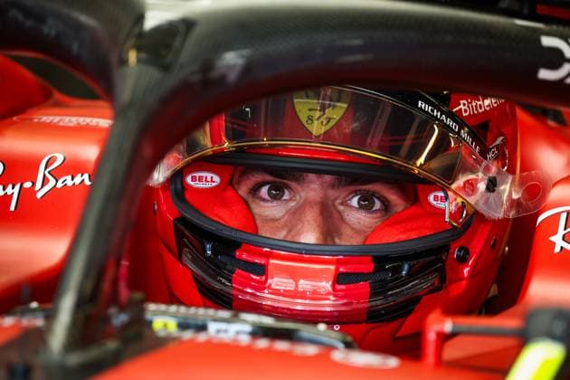 SAINZ Carlos (spa), Scuderia Ferrari SF-23, portrait during the 2023 Formula 1 Etihad Airways Abu Dhabi Grand Prix, 22th round of the 2023 Formula One World Championship, WM, Weltmeisterschaft from November 24 to 26, 2023 on the Yas Marina Circuit, in Abu Dhabi - F1 - ABU DHABI GRAND PRIX 2023 DPPI Panoramic  00123047_G0OD0787