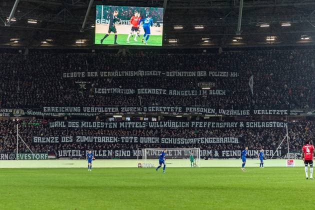Hannover Fans banner Hannover 96 vs Hertha BSC Berlin, Football, Bundesliga 2, Matchday 14, 24 11 2023 DFL REGULATIONS PROHIBIT ANY OUSE OF PHOTOGRAPHS AS IMAGE SEQUENCES AND OR QUASI VIDEO Hannover 96 vs Hertha BSC Berlin, Football, Bundesliga 2, Matchday 14, 24 11 2023 Hannover Copyright: xEibner-Pressefoto BahhoxKarax EP_HAN