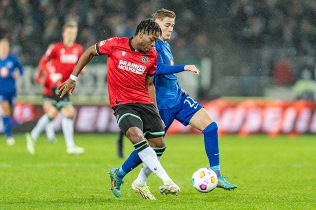Hannover 96 vs Hertha BSC Berlin, Football, Bundesliga 2, Matchday 14, 24 11 2023 DFL REGULATIONS PROHIBIT ANY OUSE OF PHOTOGRAPHS AS IMAGE SEQUENCES AND OR QUASI VIDEO Hannover 96 vs Hertha BSC Berlin, Football, Bundesliga 2, Matchday 14, 24 11 2023 Hannover Copyright: xEibner-Pressefoto BahhoxKarax EP_HAN