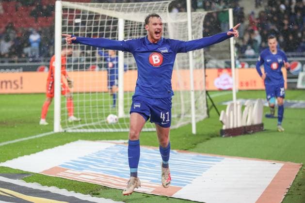 24 11 2023, xtgx, Soccer 2 Bundesliga, Hannover 96 Hertha BSC Berlin emspor, v l Pascal Klemens Hertha, 41 cheers after his goal to 0 2 DFL DFB REGULATIONS PROHIBIT ANY USE OF PHOTOGRAPHS as IMAGE SEQUENCES and or QUASI VIDEO Hannover