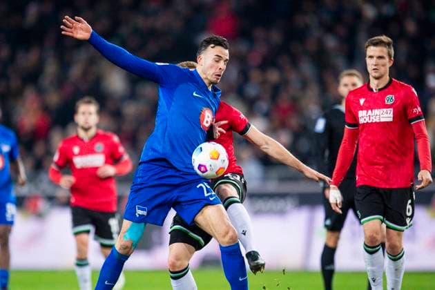 24 11 2023 Soccer, 2023 2024, 2 Bundesliga, Matchday 14, Hannover 96 Hertha BSC Berlin L R Haris Tabakovic Berlin , Marcel Halstenberg Hannover DFL REGULATIONS PROHIBIT ANY USE OF PHOTOGRAPHS AS IMAGE SEQUENCES AND OR QUASI VIDEO Hannover Lower Saxony Germany Heinz von Heiden Arena