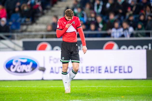 24 11 2023 Soccer, 2023 2024, 2 Bundesliga, Matchday 14, Hannover 96 Hertha BSC Berlin Phil Neumann Hannover DFL REGULATIONS PROHIBIT ANY USE OF PHOTOGRAPHS AS IMAGE SEQUENCES AND OR QUASI VIDEO Hannover Lower Saxony Germany Heinz von Heiden Arena