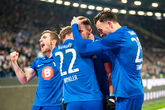 24 11 2023 Soccer, 2023 2024, 2 Bundesliga, Matchday 14, Hannover 96 Hertha BSC Berlin M Florian Niederlechner Berlin celebrates after his goal to 0 1 with L Jonjoe Kenny Berlin , 2L Marten Winkler Berlin , R Haris Tabakovic Berlin DFL REGULATIONS PROHIBIT ANY USE OF PHOTOGRAPHS AS IMAGE SEQUENCES AND OR QUASI VIDEO Hannover Niedersachsen Germany Heinz von Heiden Arena