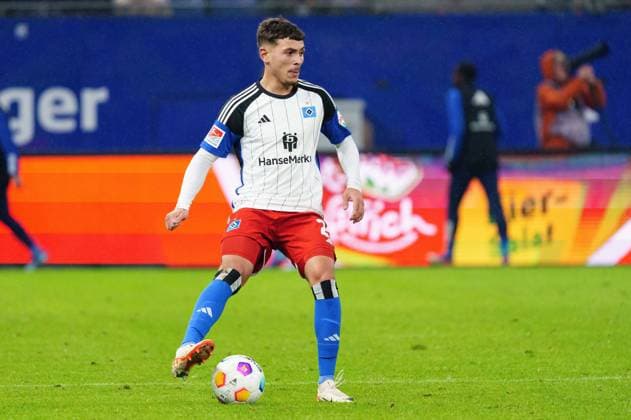 William Mikelbrencis Hamburger SV, 02 GER, Hamburger SV vs Eintracht Braunschweig, Football, 2 Bundesliga, Matchday 14, Season 2023 2024, 24 11 2023 DFL REGULATES PROHIBIT ANY USE OF PHOTOGRAPHS AS IMAGE SEQUENCES AND OR QUASI VIDEO GER, Hamburger SV vs Eintracht Braunschweig, Football, 2 Bundesliga, Matchday 14, Season 2023 2024, 24 11 2023 Hamburg Copyright: xEibner-Pressefoto MarcelxvonxFehrnx EP_MFN