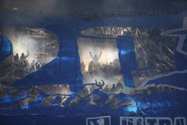24 11 2023, xtgx, Soccer 2 Bundesliga, Hannover 96 Hertha BSC Berlin emspor, v l symbol photo, symbol image, banner, pyro, Ultras DFL DFB REGULATIONS PROHIBIT ANY USE OF PHOTOGRAPHS as IMAGE SEQUENCES and or QUASI VIDEO Hannover