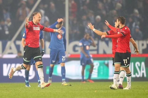 24 11 2023, xtgx, Soccer 2 Bundesliga, Hannover 96 Hertha BSC Berlin emspor, v l jubilation after the 1 2 by Havard Nielsen Hannover, 1 DFL DFB REGULATIONS PROHIBIT ANY USE OF PHOTOGRAPHS as IMAGE SEQUENCES and or QUASI VIDEO Hannover