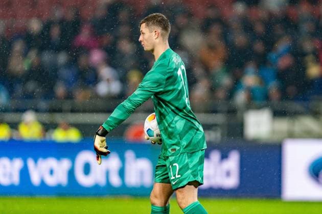 Tjark Ernst Hertha BSC, 12 Hannover 96 vs Hertha BSC Berlin, Football, Bundesliga 2, Matchday 14, 24 11 2023 DFL REGULATIONS PROHIBIT ANY OUSE OF PHOTOGRAPHS AS IMAGE SEQUENCES AND OR QUASI VIDEO Hannover 96 vs Hertha BSC Berlin, Football, Bundesliga 2, Matchday 14, 24 11 2023 Hannover Copyright: xEibner-Pressefoto BahhoxKarax EP_HAN
