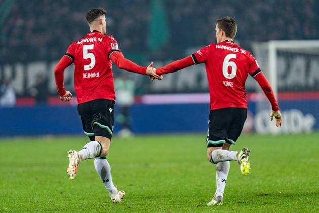 Goal to 1 2 by Havard Nielsen Hannover 96, 16 Phil Yannik Neumann Hannover 96, 5 Fabian Kunze Hannover 96, 6 Hannover 96 vs Hertha BSC Berlin, Football, 2 Bundesliga, Matchday 14, 24 11 2023 DFL REGULATIONS PROHIBIT ANY OUSE OF PHOTOGRAPHS AS IMAGE SEQUENCES AND OR QUASI VIDEO Hannover 96 vs Hertha BSC Berlin, Football, 2 Bundesliga, Matchday 14, 24 11 2023 Hannover Copyright: xEibner-Pressefoto BahhoxKarax EP_HAN