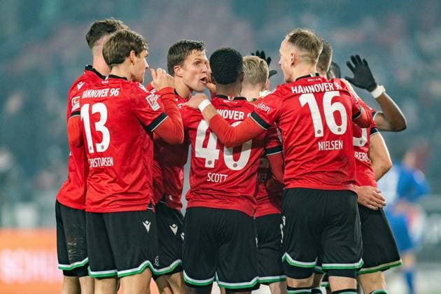 Goal for 2 2 by Andreas Voglsammer Hannover 96, 32 Hannover 96 vs Hertha BSC Berlin, Soccer, 2 Bundesliga, Matchday 14, 24 11 2023 DFL REGULATIONS PROHIBIT ANY OUSE OF PHOTOGRAPHS AS IMAGE SEQUENCES AND OR QUASI VIDEO Hannover 96 vs Hertha BSC Berlin, Soccer, 2 Bundesliga, Matchday 14, 24 11 2023 Hannover Copyright: xEibner-Pressefoto BahhoxKarax EP_HAN