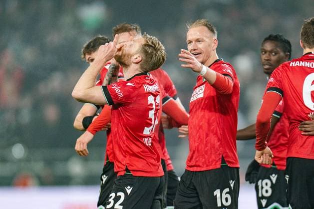 Goal for 2 2 by Andreas Voglsammer Hannover 96, 32 Hannover 96 vs Hertha BSC Berlin, Soccer, 2 Bundesliga, Matchday 14, 24 11 2023 DFL REGULATIONS PROHIBIT ANY OUSE OF PHOTOGRAPHS AS IMAGE SEQUENCES AND OR QUASI VIDEO Hannover 96 vs Hertha BSC Berlin, Soccer, 2 Bundesliga, Matchday 14, 24 11 2023 Hannover Copyright: xEibner-Pressefoto BahhoxKarax EP_HAN