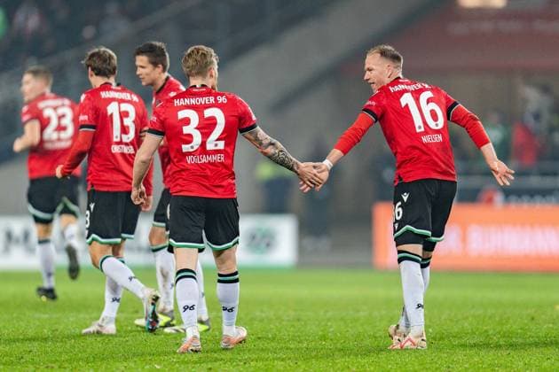 Goal for 2 2 by Andreas Voglsammer Hannover 96, 32 Havard Nielsen Hannover 96, 16 Hannover 96 vs Hertha BSC Berlin, Football, 2 Bundesliga, Matchday 14, 24 11 2023 DFL REGULATIONS PROHIBIT ANY OUSE OF PHOTOGRAPHS AS IMAGE SEQUENCES AND OR QUASI VIDEO Hannover 96 vs Hertha BSC Berlin, Football, 2 Bundesliga, Matchday 14, 24 11 2023 Hannover Copyright: xEibner-Pressefoto BahhoxKarax EP_HAN