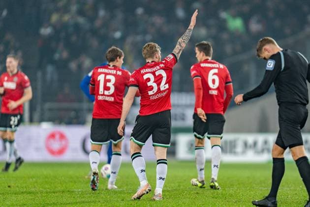 Goal for 2 2 by Andreas Voglsammer Hannover 96, 32 Fabian Kunze Hannover 96, 6 Hannover 96 vs Hertha BSC Berlin, Football, 2 Bundesliga, Matchday 14, 24 11 2023 DFL REGULATIONS PROHIBIT ANY OUSE OF PHOTOGRAPHS AS IMAGE SEQUENCES AND OR QUASI VIDEO Hannover 96 vs Hertha BSC Berlin, Football, 2 Bundesliga, Matchday 14, 24 11 2023 Hannover Copyright: xEibner-Pressefoto BahhoxKarax EP_HAN