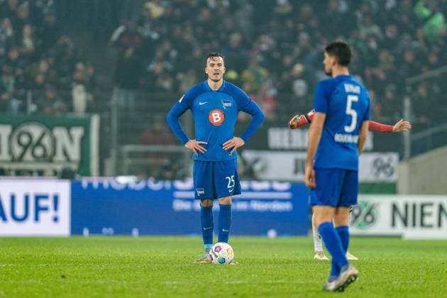 Goal for 2 2 by Andreas Voglsammer Hannover 96, 32 here Haris Tabakovic Hertha BSC, 25 Andreas Bouchalakis Hertha BSC, 5 Hannover 96 vs Hertha BSC Berlin, Soccer, 2 Bundesliga, Matchday 14, 24 11 2023 DFL REGULATIONS PROHIBIT ANY OUSE OF PHOTOGRAPHS AS IMAGE SEQUENCES AND OR QUASI VIDEO Hannover 96 vs Hertha BSC Berlin, Soccer, 2 Bundesliga, Matchday 14, 24 11 2023 Hannover Copyright: xEibner-Pressefoto BahhoxKarax EP_HAN