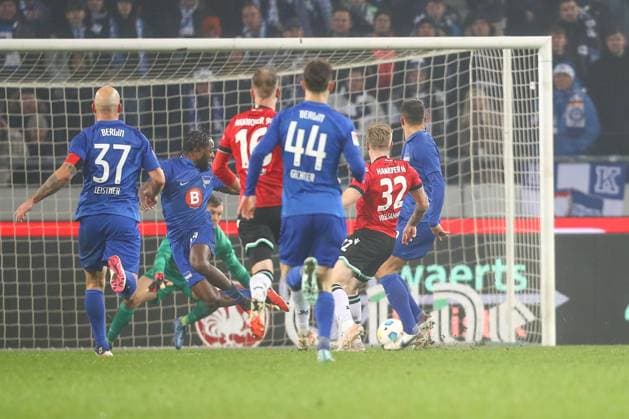 24 11 2023, xtgx, Soccer 2 Bundesliga, Hannover 96 Hertha BSC Berlin emspor, v l Goal for 2 2 by Andreas Voglsammer Hannover, 32 DFL DFB REGULATIONS PROHIBIT ANY USE OF PHOTOGRAPHS as IMAGE SEQUENCES and or QUASI VIDEO Hannover