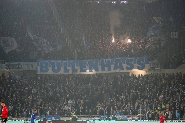 24 11 2023, xtgx, Soccer 2 Bundesliga, Hannover 96 Hertha BSC Berlin emspor, v l symbol photo, symbol image, banner, banner bull hatred , Hertha BSC Fans DFL DFB REGULATIONS PROHIBIT ANY USE OF PHOTOGRAPHS as IMAGE SEQUENCES and or QUASI VIDEO Hannover