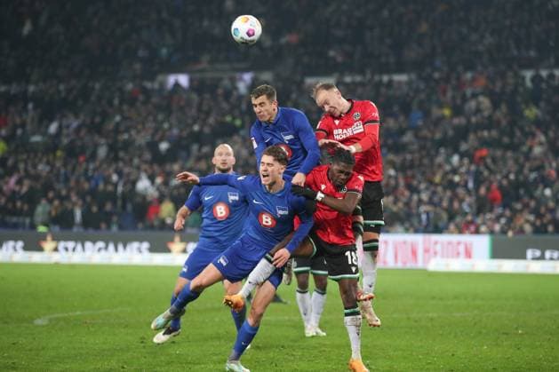 24 11 2023, xtgx, Soccer 2 Bundesliga, Hannover 96 Hertha BSC Berlin emspor, v l DFL DFB REGULATIONS PROHIBIT ANY USE OF PHOTOGRAPHS as IMAGE SEQUENCES and or QUASI VIDEO Hannover