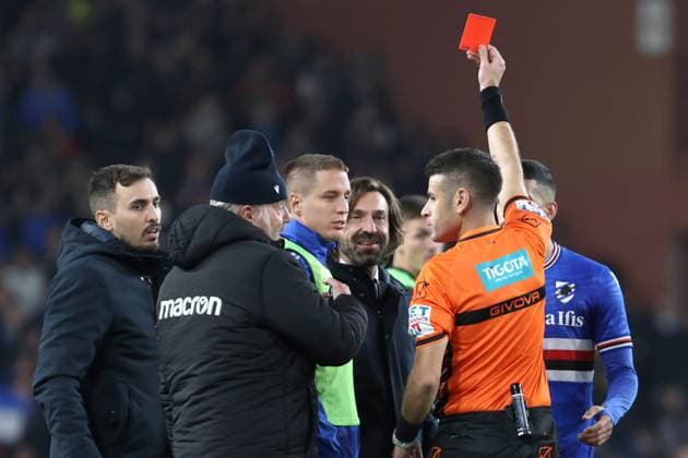 Sport Themen der Woche KW47 Sport Bilder des Tages Foto Tano Pecoraro LaPresse 24 novembre 2023 Genova, Italia - calcio - Sampdoria vs Spezia - Campionato di calcio Serie BKT 2023 2024 - Stadio Luigi Ferraris. Nella foto: arbitro, pirlo andreaNovember 24, 2023 Genova, Italy - sport, soccer - Sampdoria vs Spezia - Italian Football Championship League BKT 2023 2024 - Luigi Ferraris stadium. In the pic: referee, pirlo andrea  Copyright: xTanoxPecoraro LaPressex