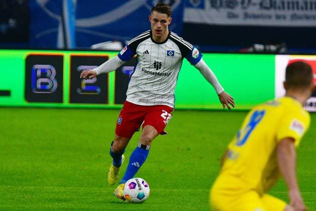 Soccer I Men I Season 2023 2024 I 2 Bundesliga I 14 Matchday I Hamburger SV Eintracht Braunschweig I 24 11 2023 Miro Muheim HSV Hamburg Volksparkstadion Hamburg Germany Copyright: xLOBECA NorbertxGettschatx