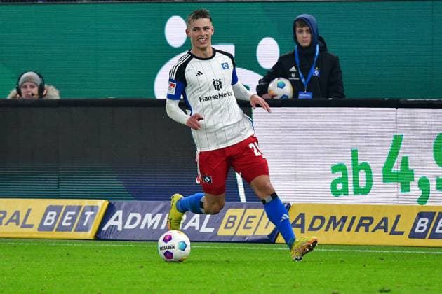 Soccer I Men I Season 2023 2024 I 2 Bundesliga I 14 Matchday I Hamburger SV Eintracht Braunschweig I 24 11 2023 Miro Muheim HSV Hamburg Volksparkstadion Hamburg Germany Copyright: xLOBECA NorbertxGettschatx
