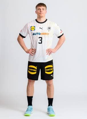 Muenchen, Germany 04 November Handball DHB Women Training Nils Lichtlein Germany Portrait, ganzkoerper, Bild, einzel, Einzelaufnahme, picture, single, solo, allein, Muenchen Bayern Deutschland