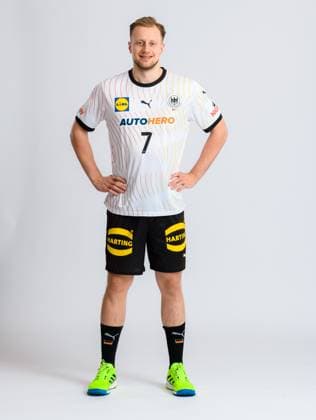 Munich, Germany 04 November Handball DHB Women Training Luca Witzke Portrait, full body, image, single, single shot, picture, single, solo, alone, Munich Bavaria Germany