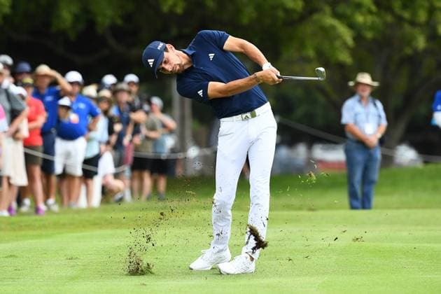 GOLF AUSTRALIAN PGA, Golf Herren Joaquin Niemann plays a shot during round 3 of the 2023 Australian PGA Championship in Brisbane, Saturday, November 25, 2023. ( NO ARCHIVING, EDITORIAL USE ONLY, NO USE IN BOOKS WITHOUT CONSENT BRISBANE QUEENSLAND AUSTRALIA  Copyright: xJONOxSEARLEx 20231125001869445698