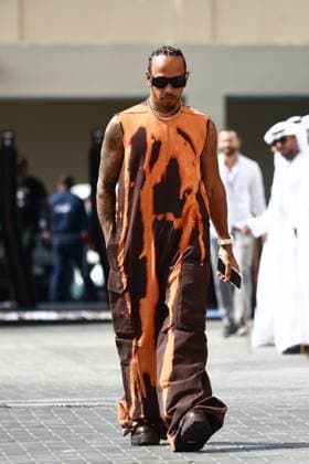 F1 Abu Dhabi Grand Prix 2023 Practice 3 Lewis Hamilton of Mercedes before third practice ahead of the Formula 1 Abu Dhabi Grand Prix at Yas Marina Circuit in Abu Dhabi, United Arab Emirates on November 25, 2023. Abu Dhabi United Arab Emirates  Copyright: xJakubxPorzyckix originalFilename:porzycki-f1abudha231125_npONm.jpg