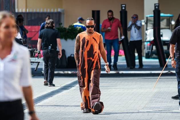 HAMILTON Lewis (gbr), Mercedes AMG F1 Team W14, portrait during the 2023 Formula 1 Etihad Airways Abu Dhabi Grand Prix, 22th round of the 2023 Formula One World Championship, WM, Weltmeisterschaft from November 24 to 26, 2023 on the Yas Marina Circuit, in Abu Dhabi - F1 - ABU DHABI GRAND PRIX 2023 DPPI Panoramic  00123047_G0OD1989