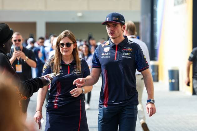 VERSTAPPEN Max (ned), Red Bull Racing RB19, portrait during the 2023 Formula 1 Etihad Airways Abu Dhabi Grand Prix, 22th round of the 2023 Formula One World Championship, WM, Weltmeisterschaft from November 24 to 26, 2023 on the Yas Marina Circuit, in Abu Dhabi - F1 - ABU DHABI GRAND PRIX 2023 DPPI Panoramic  00123047_G0OD2176